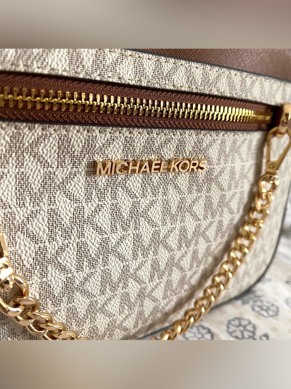 Michael Kors Jet Set Large Logo Crossbody Bag - Picture 6 of 12